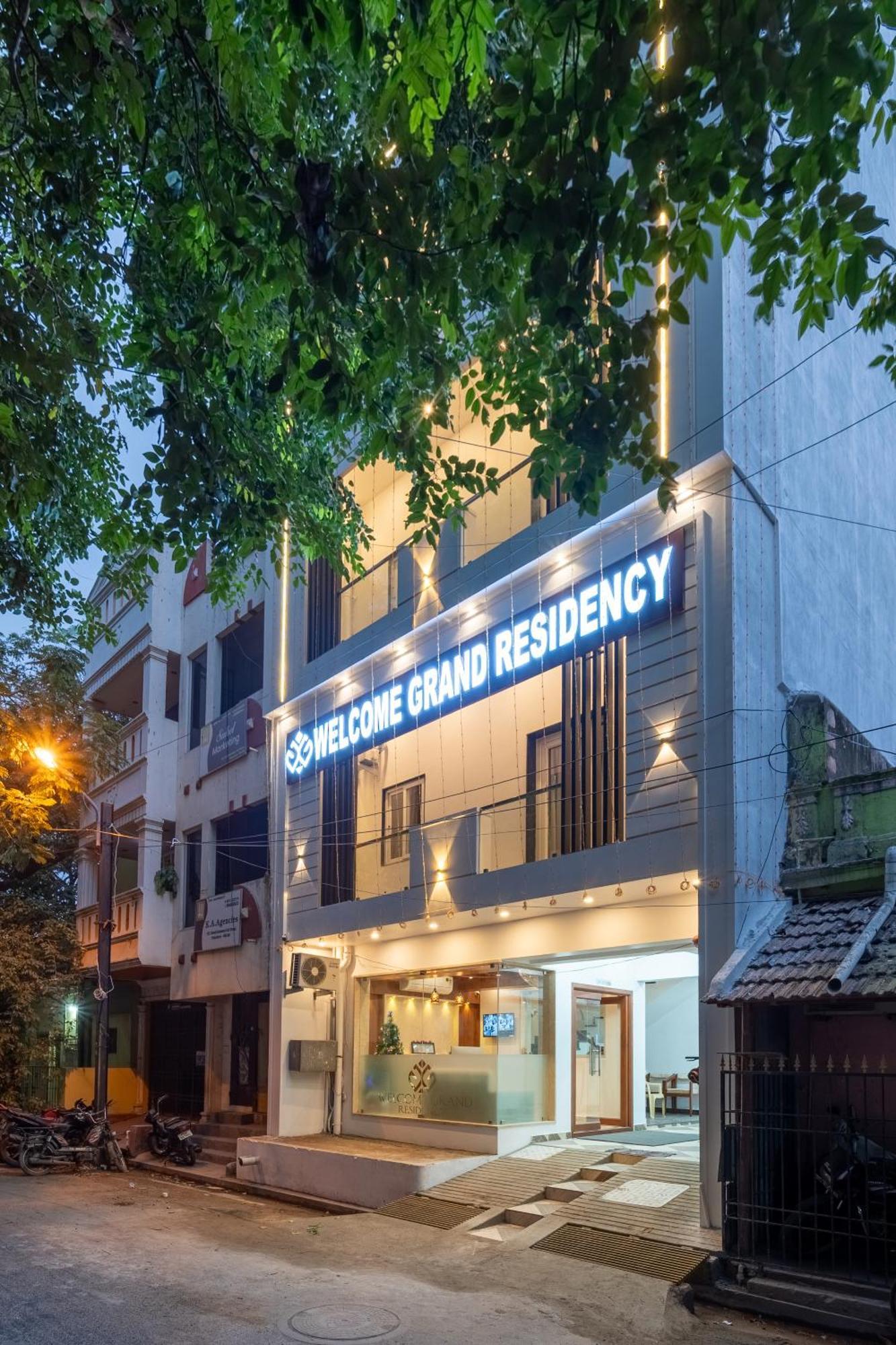 Welcome Grand Residency Пондичери Екстериор снимка