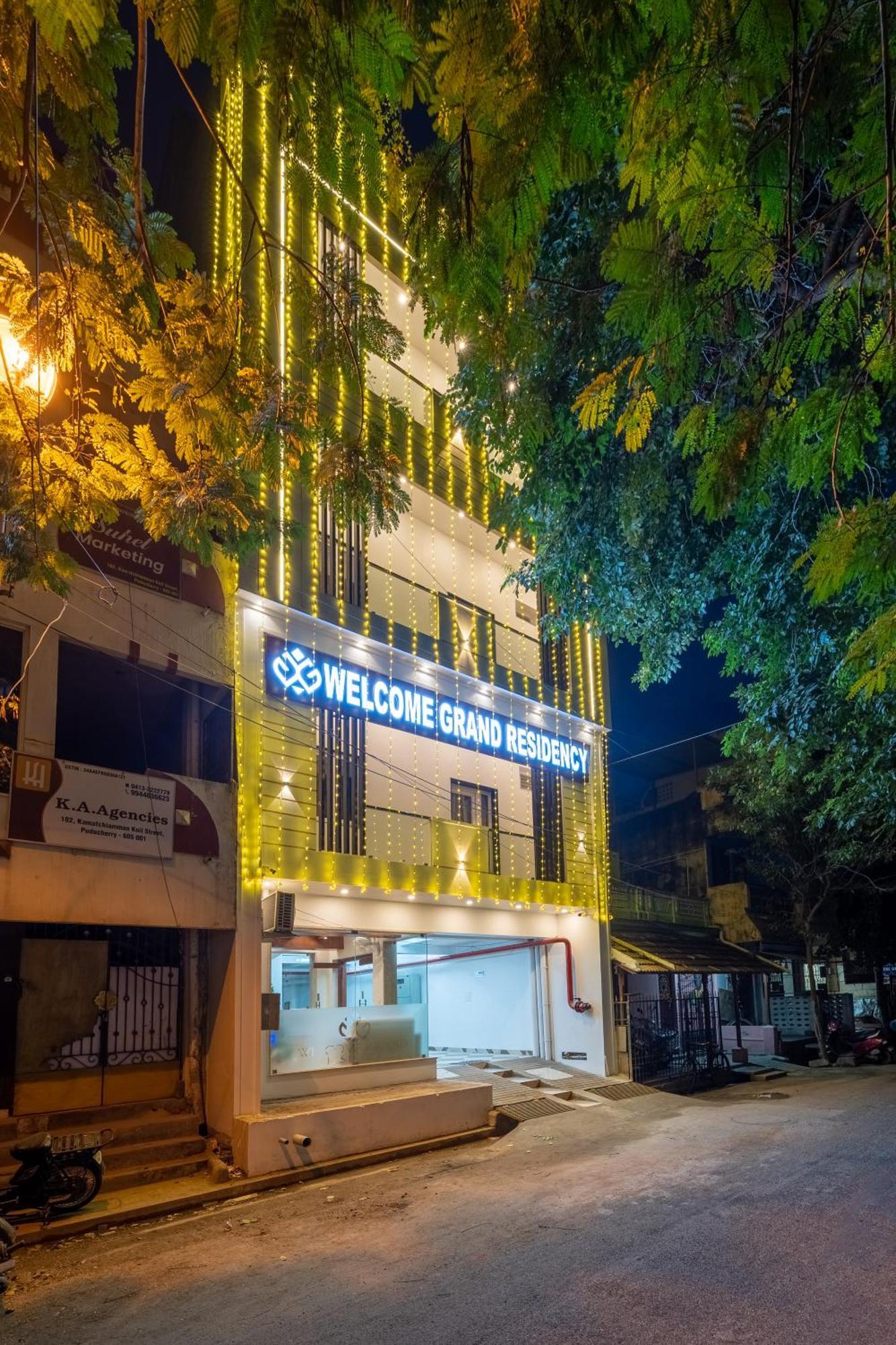 Welcome Grand Residency Пондичери Екстериор снимка